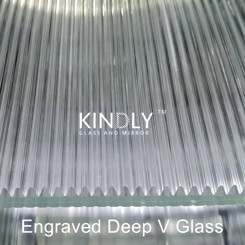 Grooved glass,engraved glass, carved glass, sculpted glass